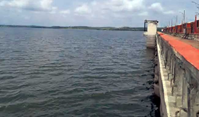 water-reading-of-dam